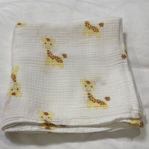 Bear Hugs Giraffe  Baby Muslin Cotton Swaddle Blanket.